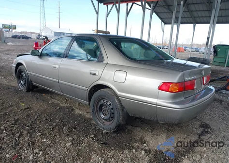 2000 Toyota Camry Le from USA, damaged, VIN 4T1BG22KXYU712207